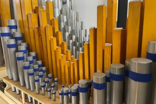 organ-pipes-in-the-chambers.jpg