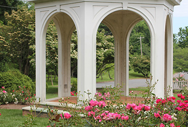 local-churches-lynchburg-virginia_presbyterian-faith_growth_rosegarden--1.jpg